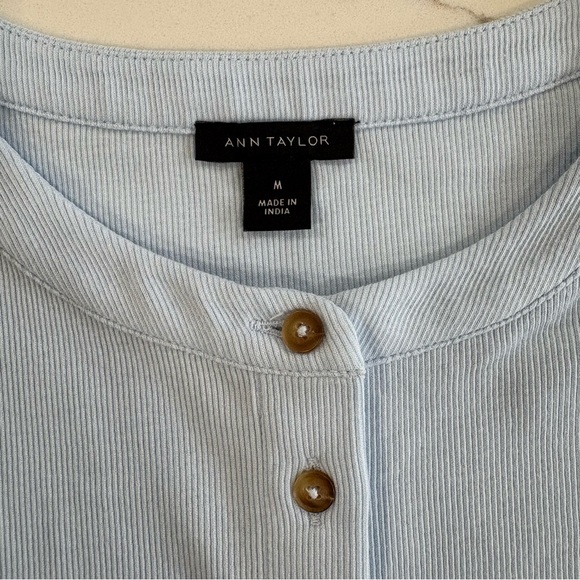 Ann Taylor Light Blue Rib Knit Button-Up T-Shirt Top Size Medium - Picture 7 of 7